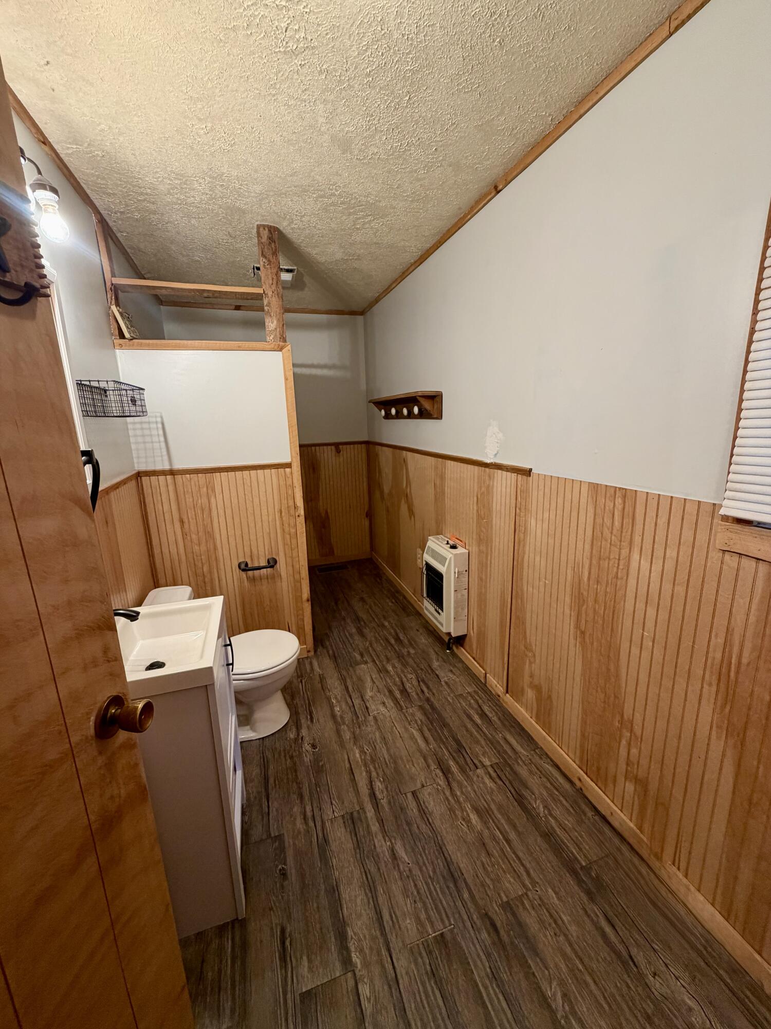 161 Stephen Road Wellington, KY 40387 - Photo 23 of 50 Full Bathroom Downstairs