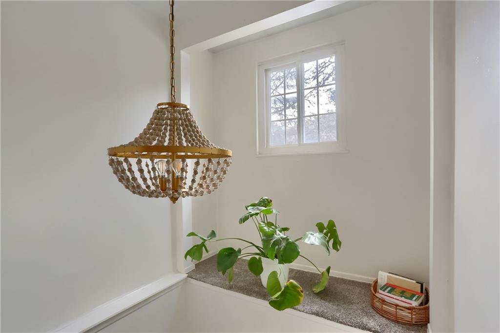 582 Broadhead Avenue Pittsburgh, PA 15205 - Photo 15 of 24 a vase of flowers sitting on a table