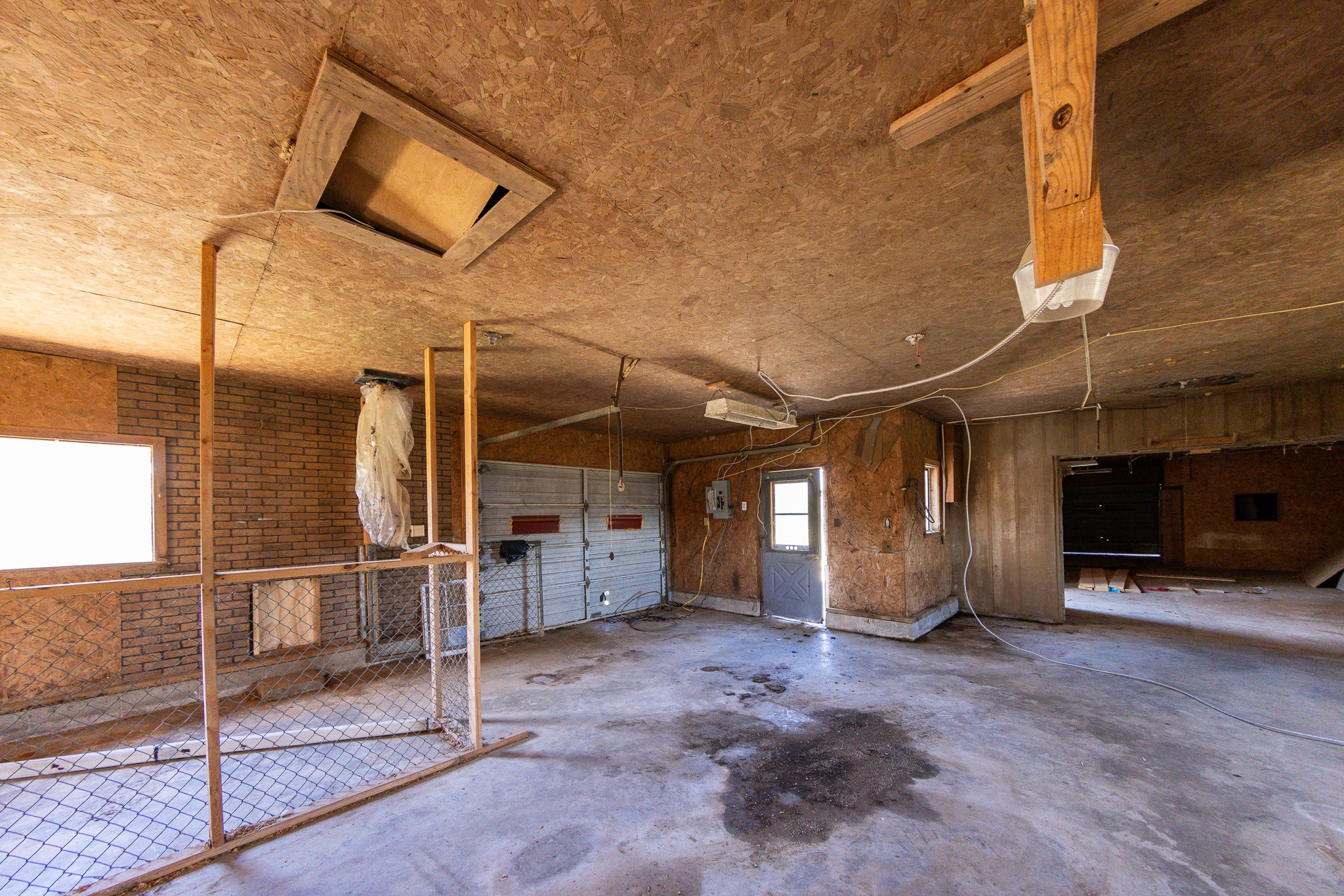 674 Switzerland Road Hohenwald, TN 38462 - Photo 36 of 38 a view of a livingroom with chair and ceiling fan