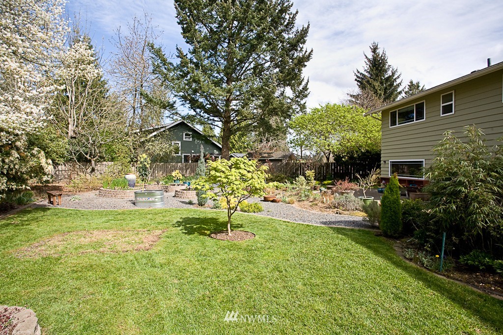 8523 214th Place Southwest Edmonds, WA 98026 - Photo 24 of 25 Gallery Image 24