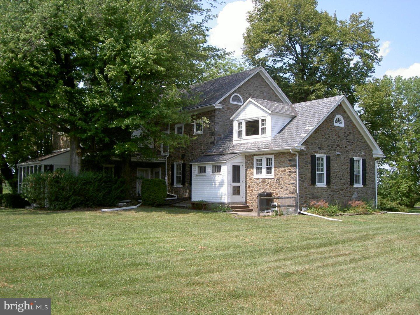 520 Tollgate Road Quakertown, PA 18951 - Photo 3 of 24 Gallery Image 3