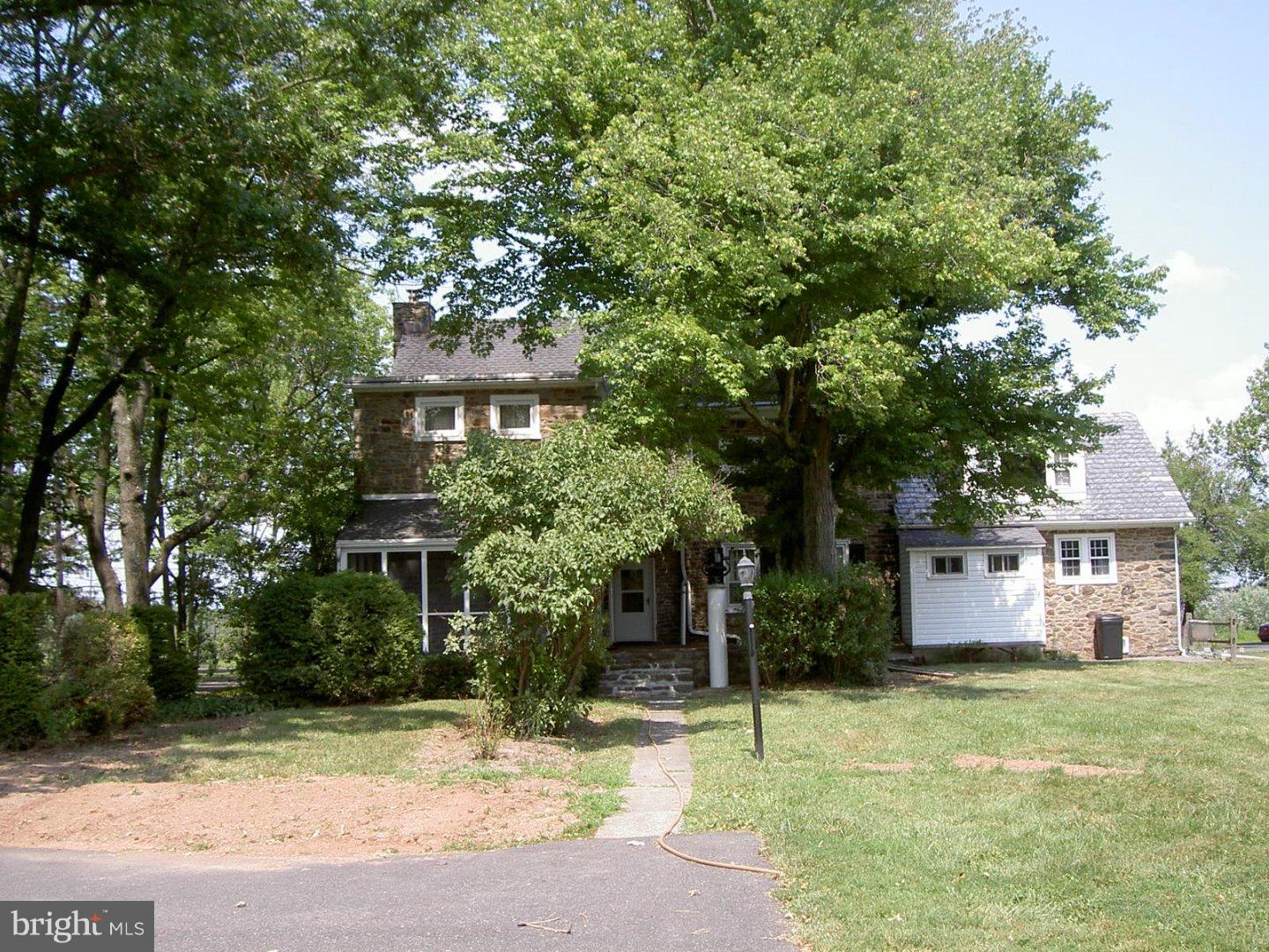 520 Tollgate Road Quakertown, PA 18951 - Photo 4 of 24 Gallery Image 4
