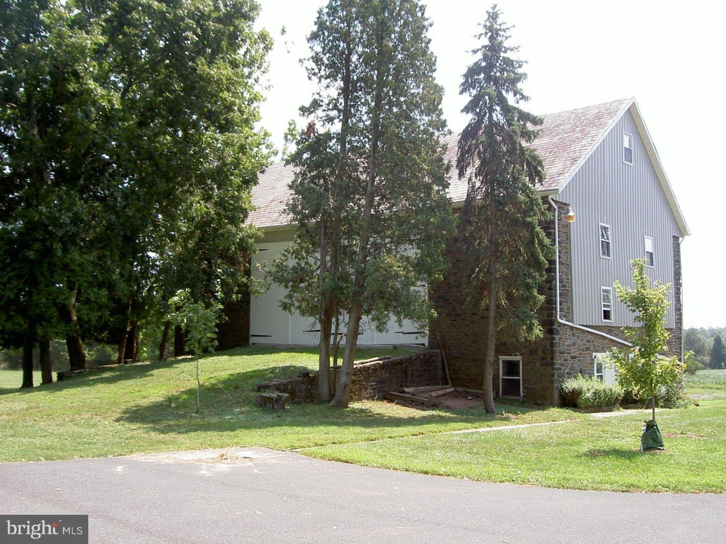 520 Tollgate Road Quakertown, PA 18951 - Photo 5 of 24 Gallery Image 5