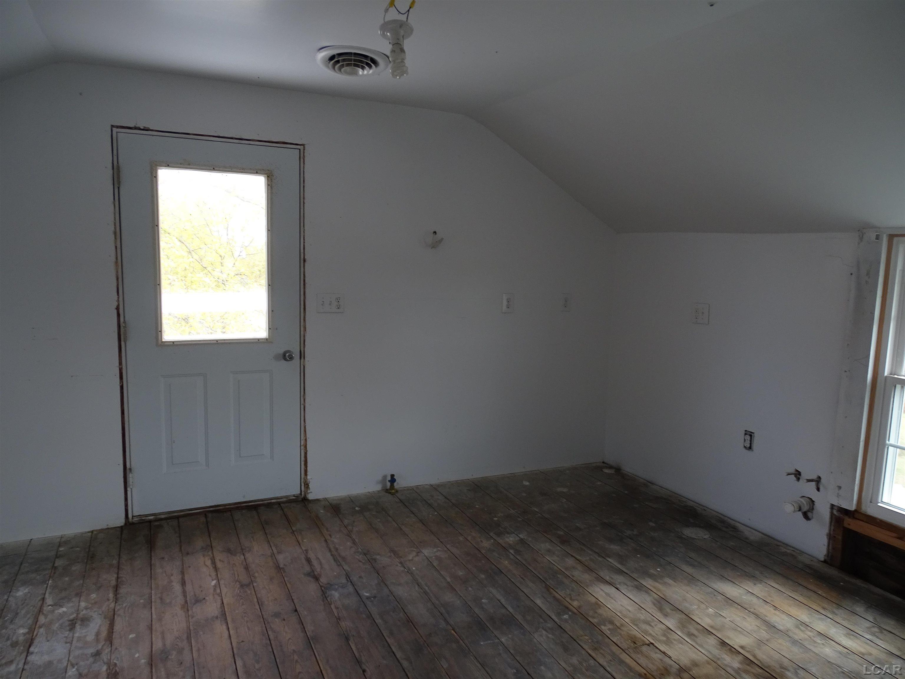 5803 Sutton Road Britton, MI 49229 - Photo 18 of 33