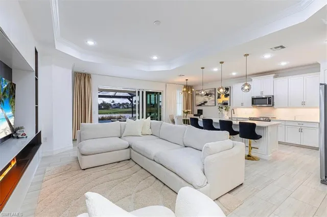 $1,150,000 | 18750 Lake Hammock Drive, Naples, FL 34114