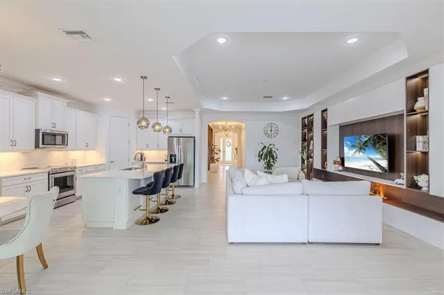 $1,150,000 | 18750 Lake Hammock Drive, Naples, FL 34114