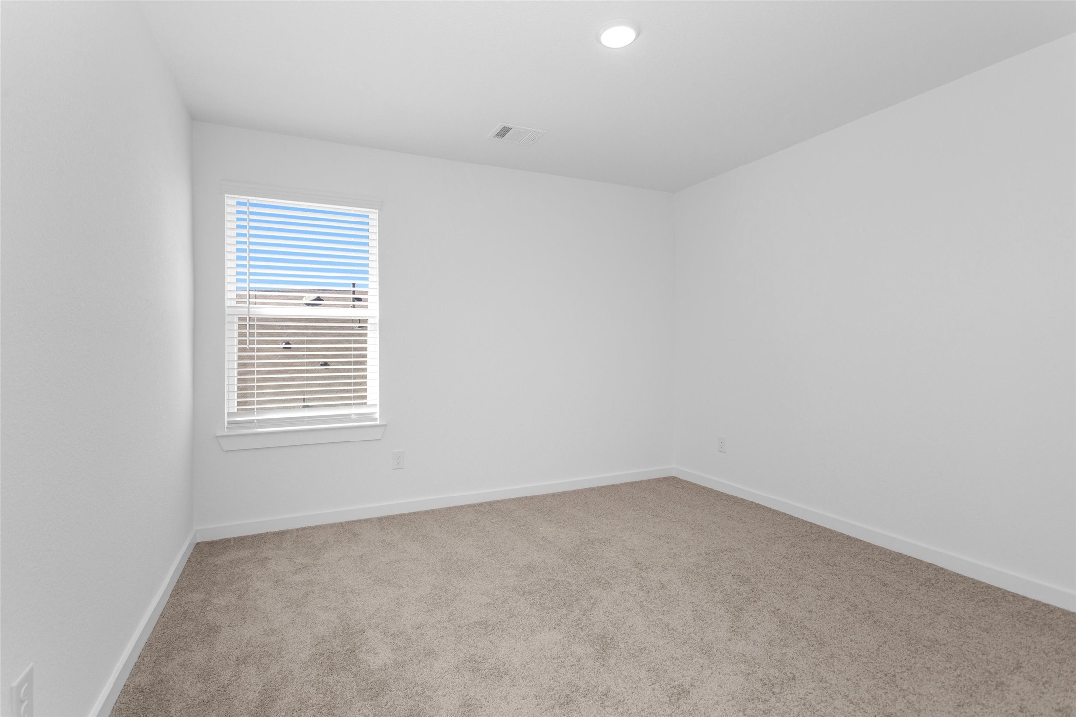2127 Heather Rdg Way Rosenberg, TX 77471 - Photo 28 of 41 an empty room with a window