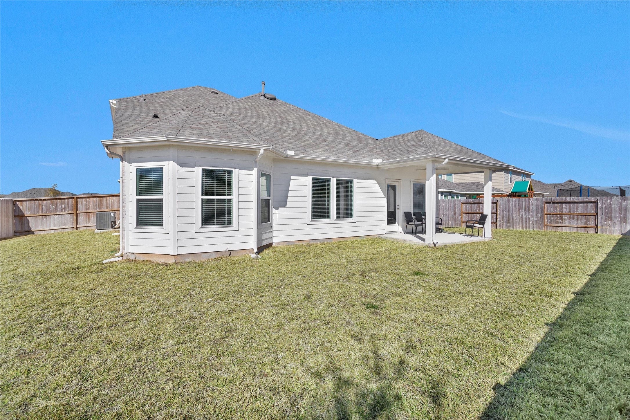 2127 Heather Rdg Way Rosenberg, TX 77471 - Photo 37 of 41 a front view of a house with a yard
