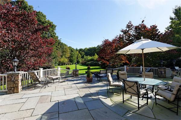 85 Chestnut Street Weston, MA 02493 - Photo 5 of 30