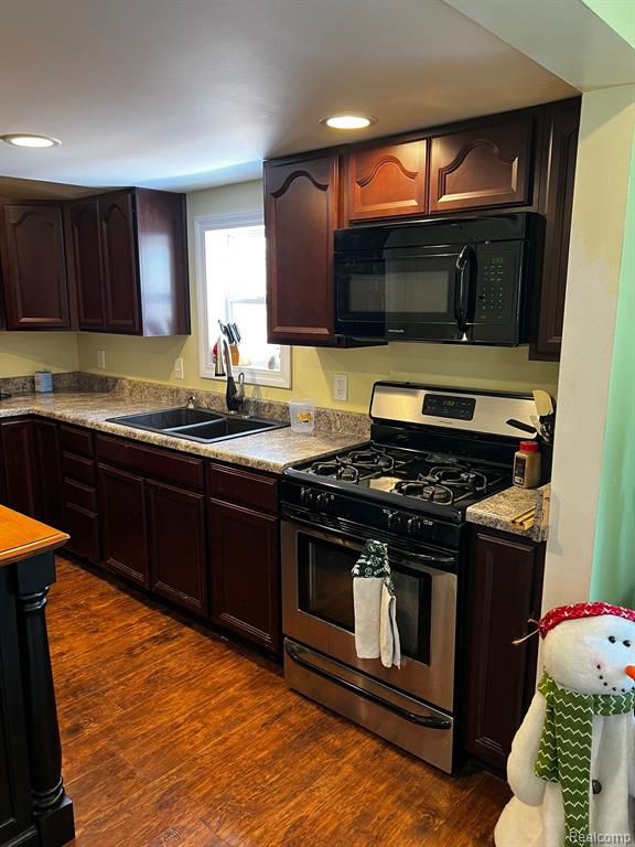 89 West Burnside Road North Branch, MI 48461 - Photo 3 of 23