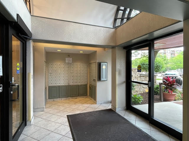 511 Aurora Avenue, Unit 620 Naperville, IL 60540 - Photo 3 of 30