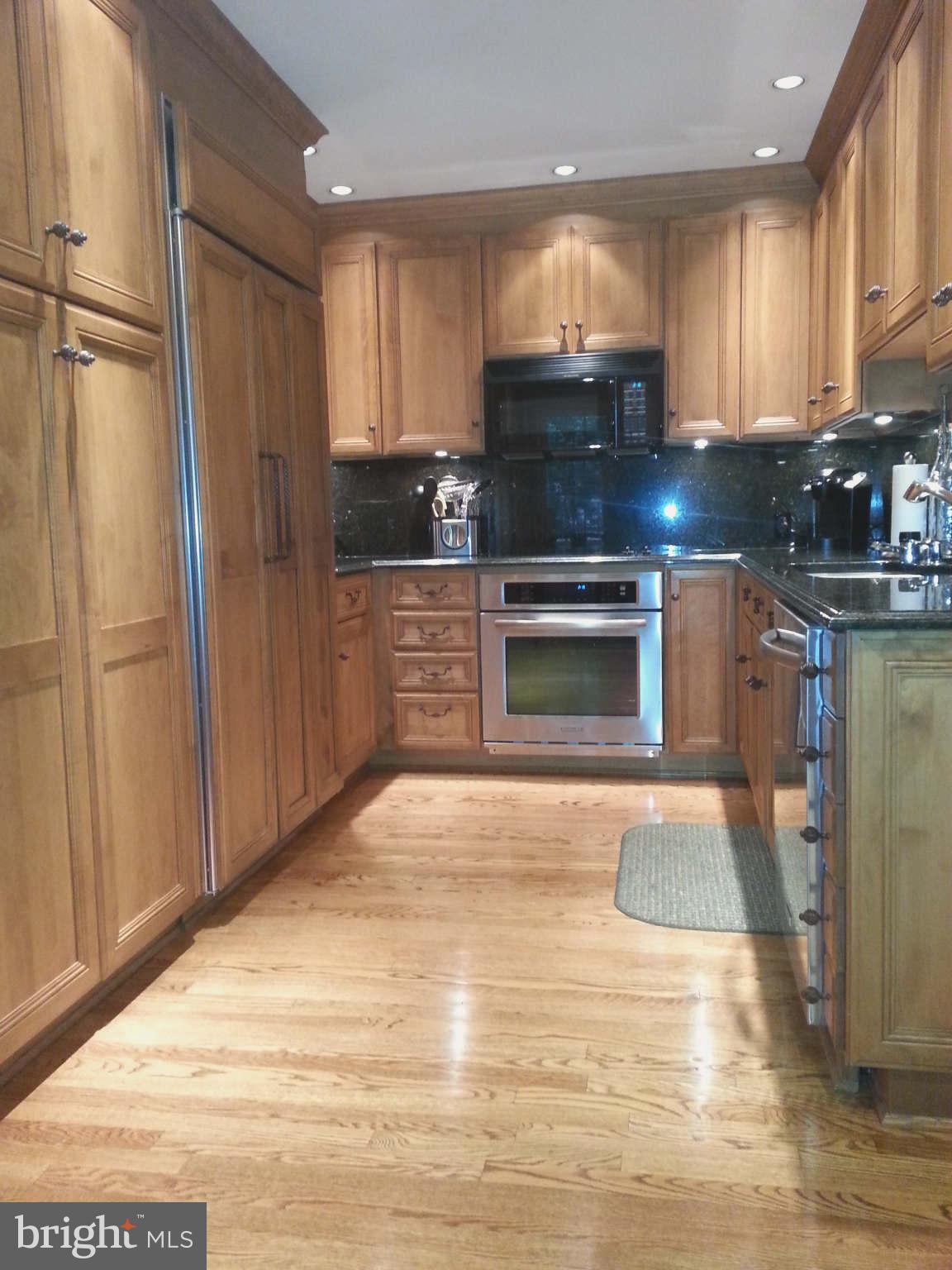 16 Raisin Tree Circle Baltimore, MD 21208 - Photo 9 of 29 Kitchen
