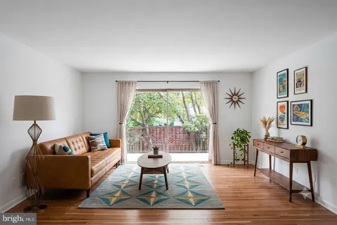 $879,900 | 712 6th Street Southwest, Washington, DC 20024
