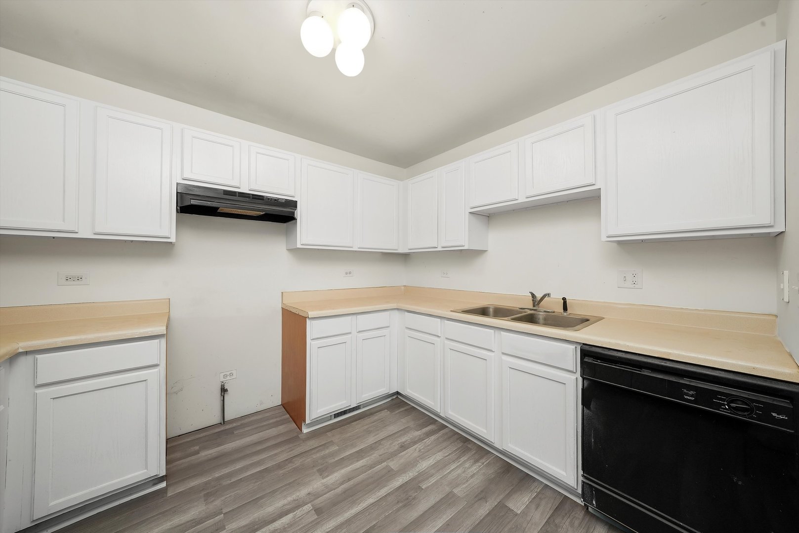 550 Birch Road Woodstock, IL 60098 - Photo 3 of 47 Gallery Image 3