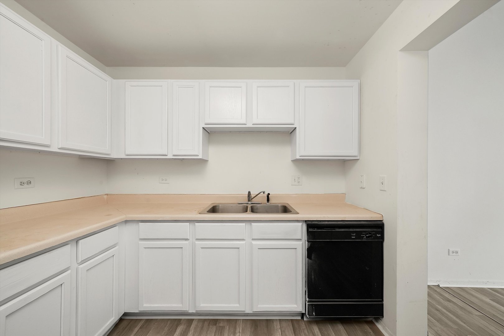 550 Birch Road Woodstock, IL 60098 - Photo 4 of 47 Gallery Image 4
