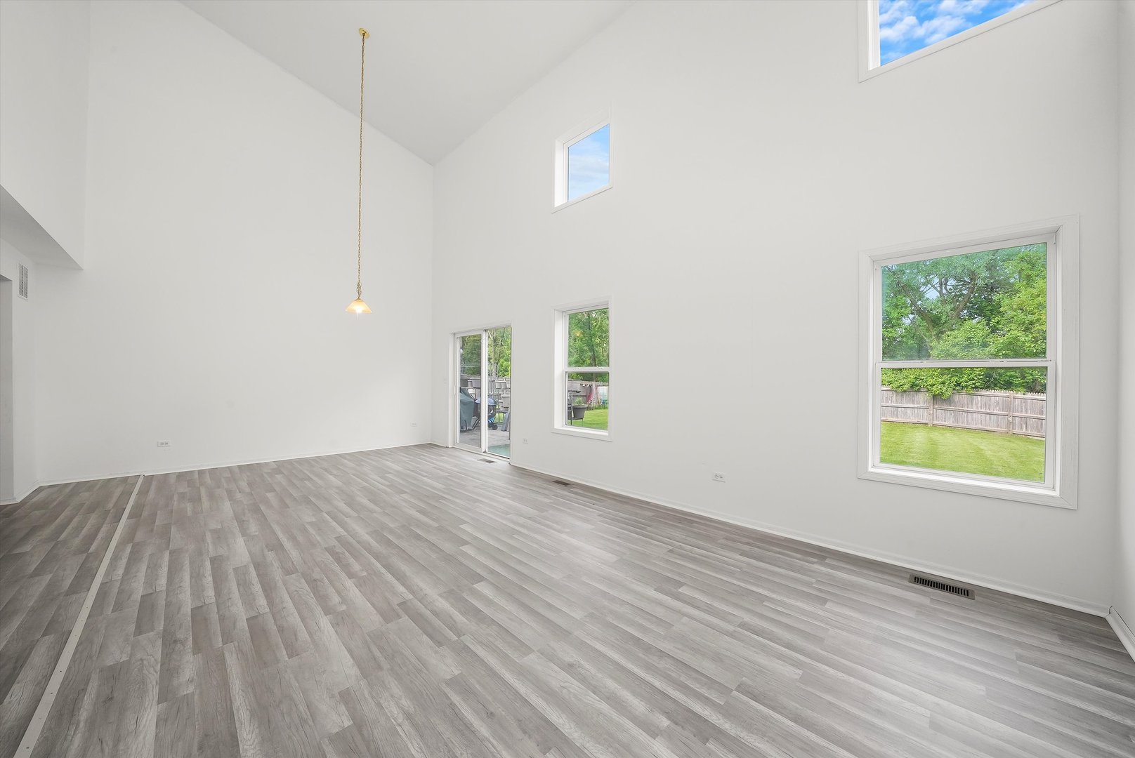 550 Birch Road Woodstock, IL 60098 - Photo 9 of 47 Gallery Image 9