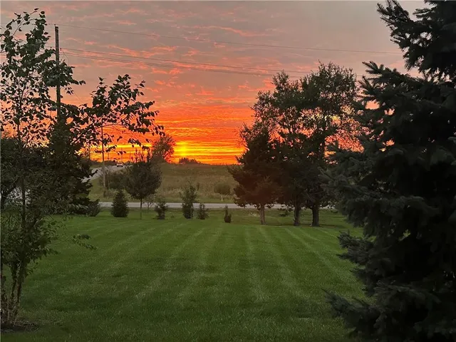 $799,900 | 3850 West 183rd Street, Stilwell, KS 66085