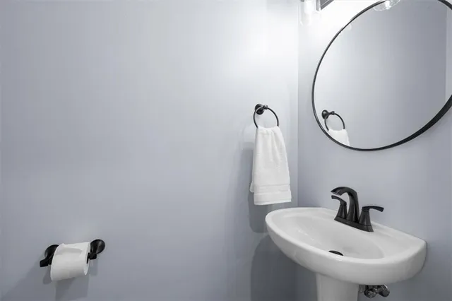 $799,900 | 3850 West 183rd Street, Stilwell, KS 66085