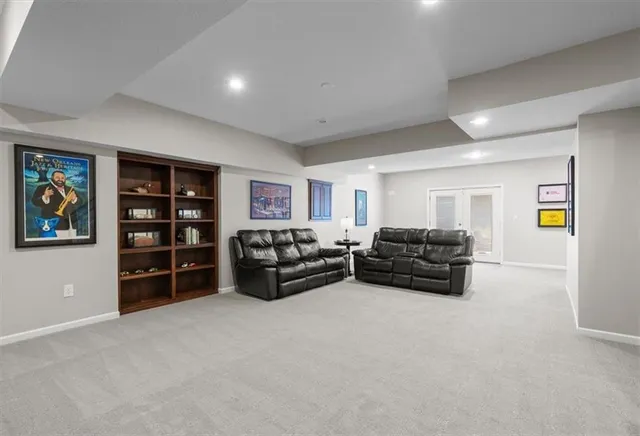 $799,900 | 3850 West 183rd Street, Stilwell, KS 66085