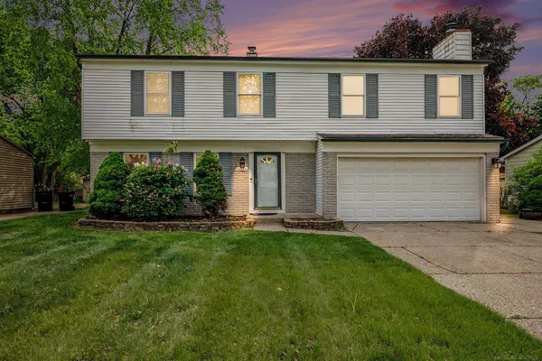 $3,000 | 12800 Daily Drive, Sterling Heights, MI 48313
