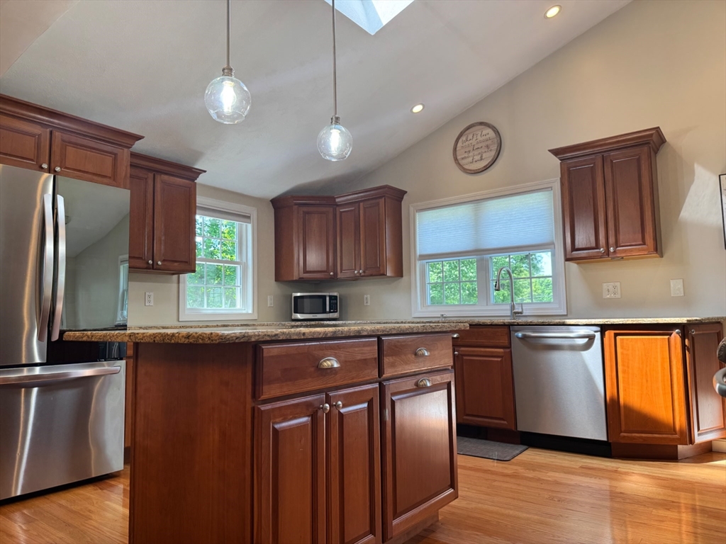 3 Berkshire Road Peabody, MA 01960 - Photo 6 of 21