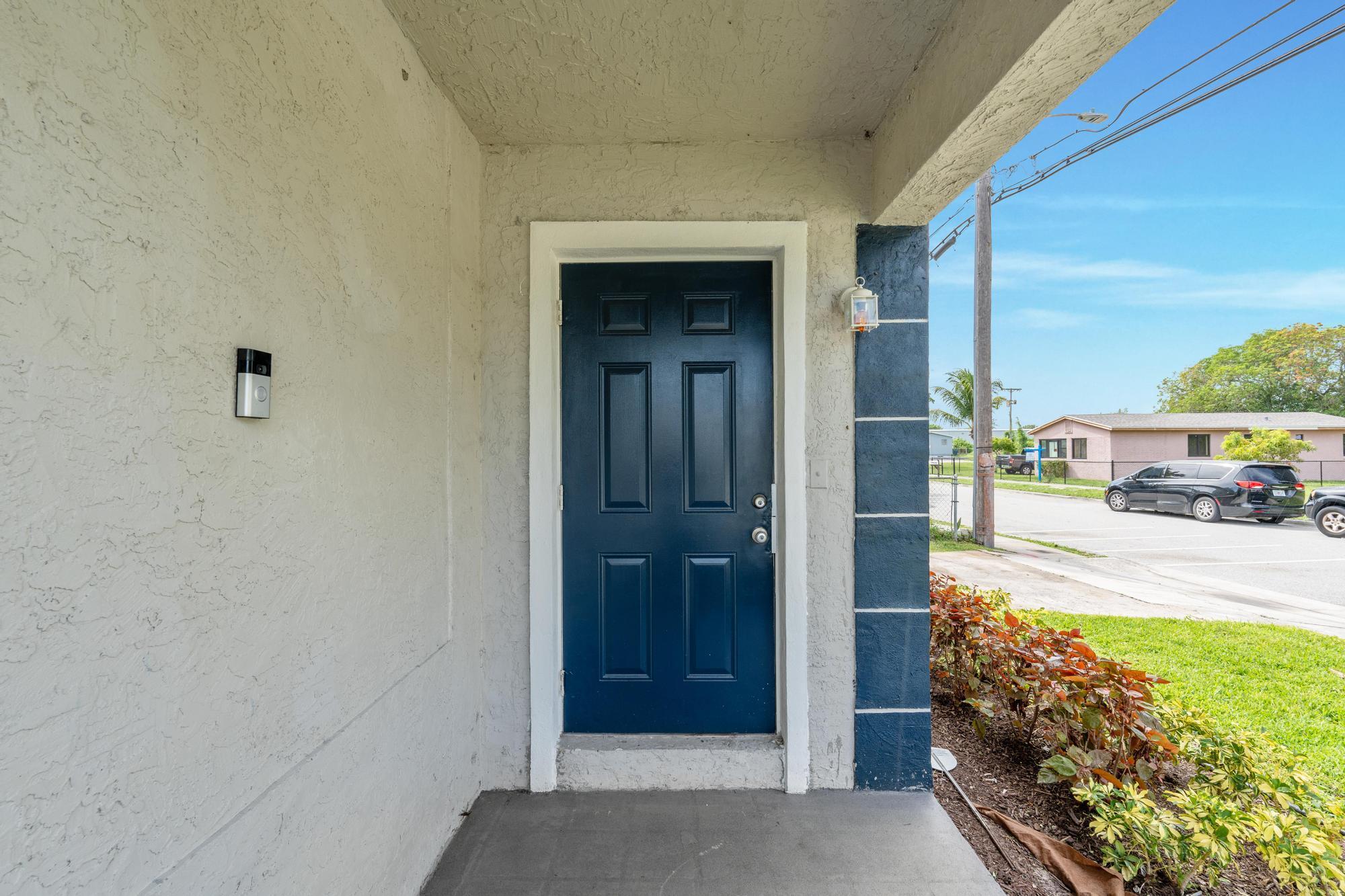 741 West 10th Street Riviera Beach, FL 33404 - Photo 3 of 30 Front door