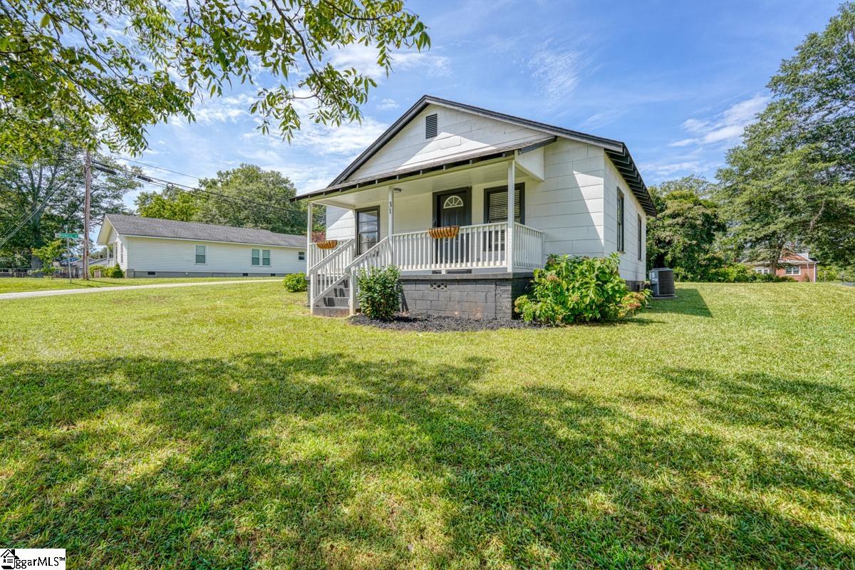 31 Bridges Street Inman, SC 29349 - Photo 1 of 19
