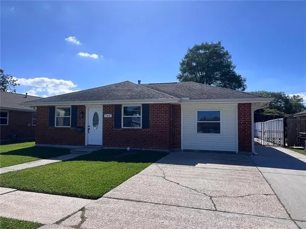 $2,200 | 740 Oakwood Drive, Gretna, LA 70056