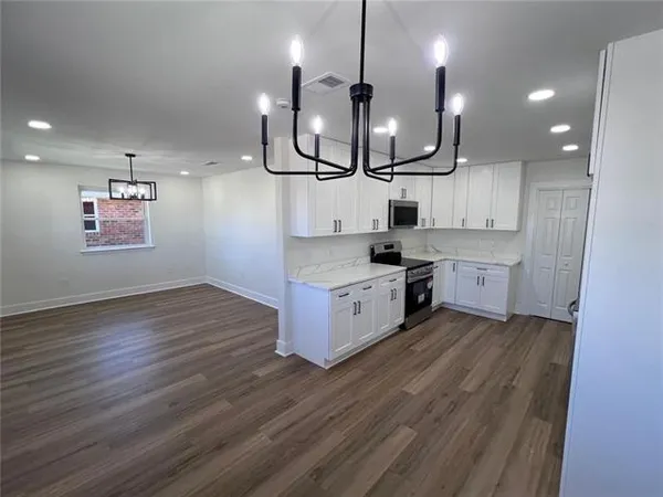 $2,200 | 740 Oakwood Drive, Gretna, LA 70056