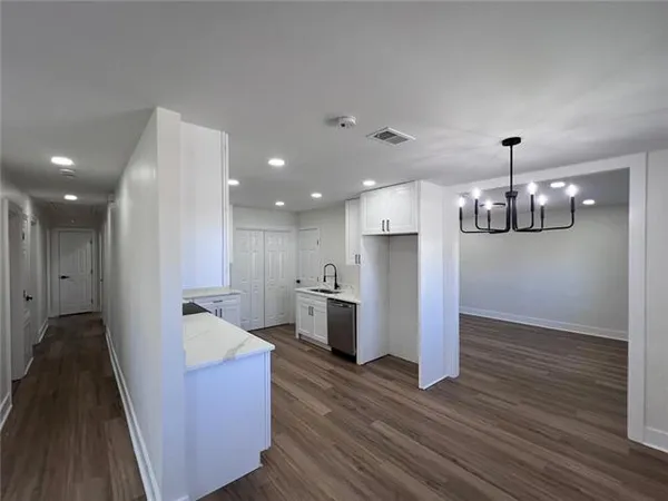 $2,200 | 740 Oakwood Drive, Gretna, LA 70056