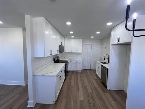 $2,200 | 740 Oakwood Drive, Gretna, LA 70056