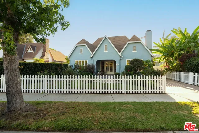 $1,399,000 | 267 South Roosevelt Avenue, Pasadena, CA 91107