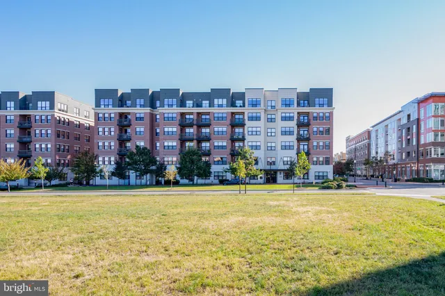 $1,289,000 | 701 Swann Avenue, Unit 611, Alexandria, VA 22301