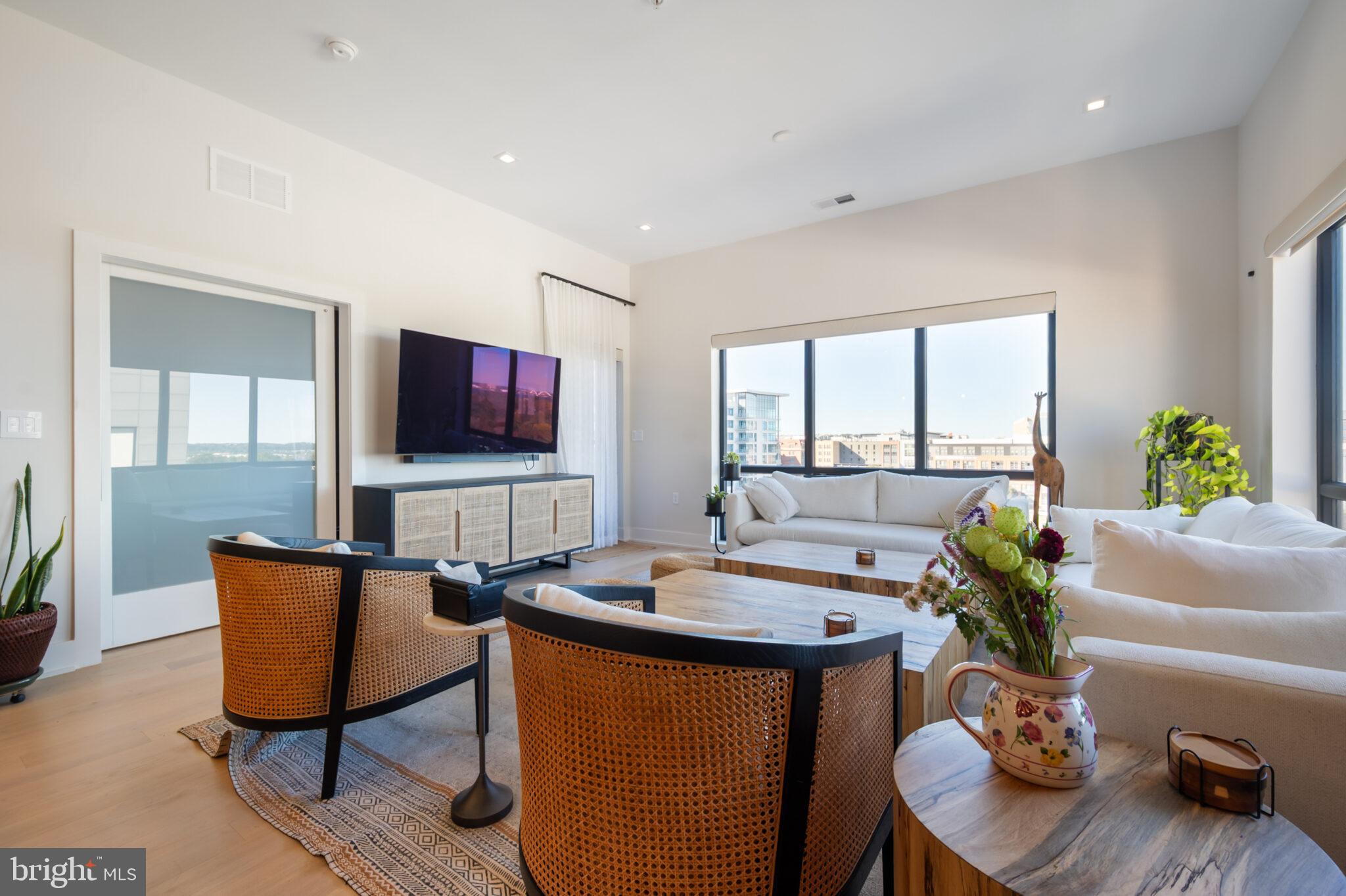 701 Swann Avenue, Unit 611 Alexandria, VA 22301 - Photo 11 of 51