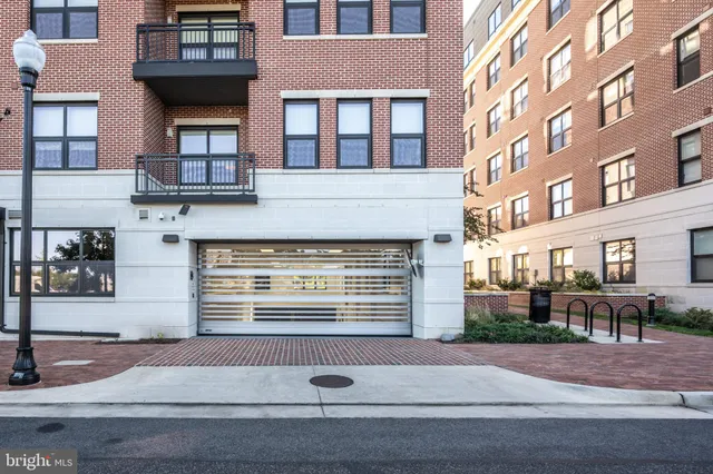 $1,289,000 | 701 Swann Avenue, Unit 611, Alexandria, VA 22301