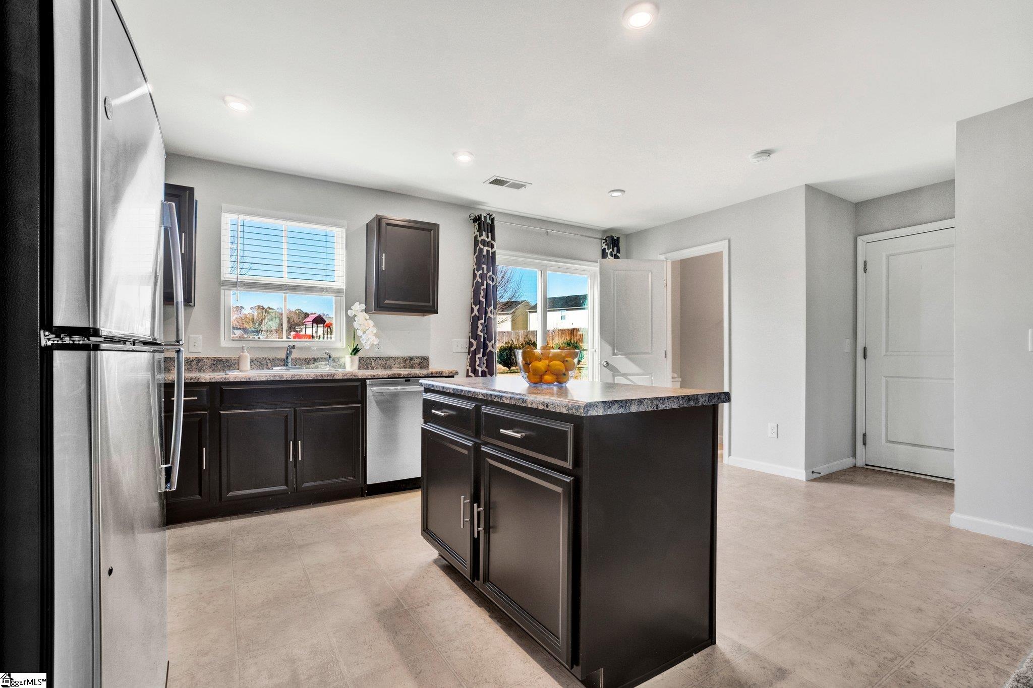 11 Tattershall Road Greenville, SC 29605 - Photo 8 of 39