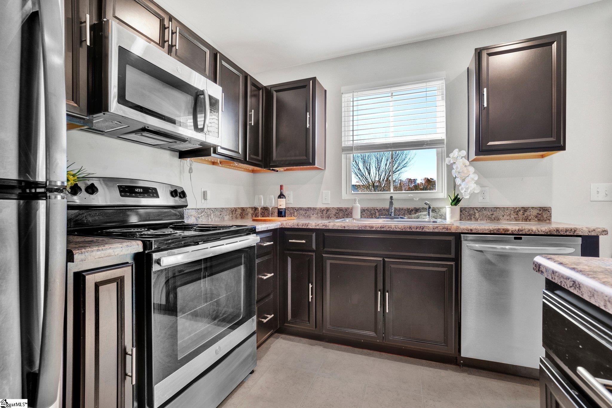 11 Tattershall Road Greenville, SC 29605 - Photo 9 of 39