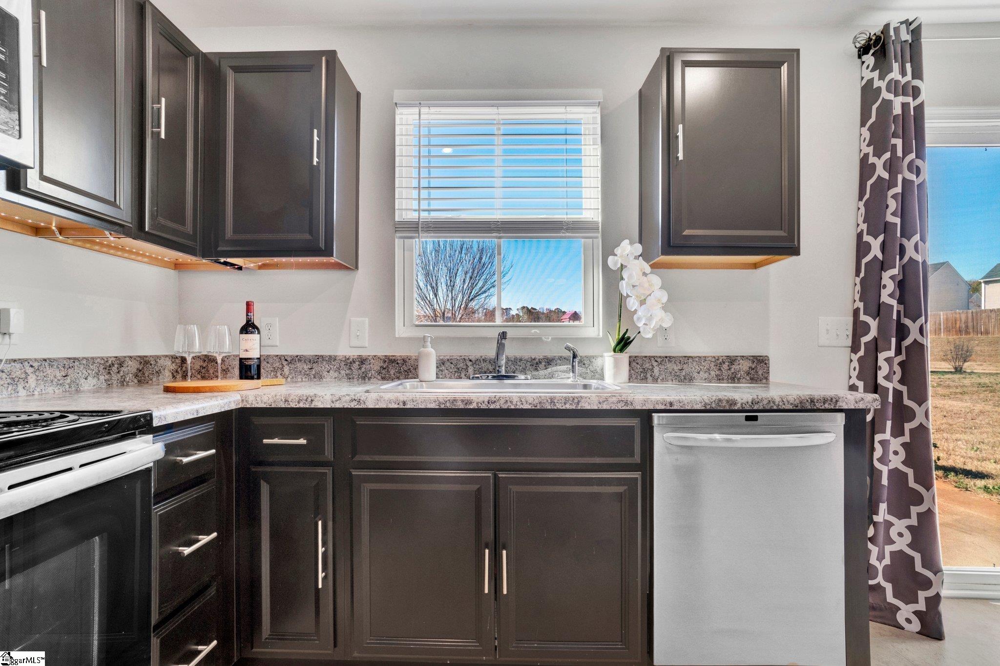 11 Tattershall Road Greenville, SC 29605 - Photo 10 of 39