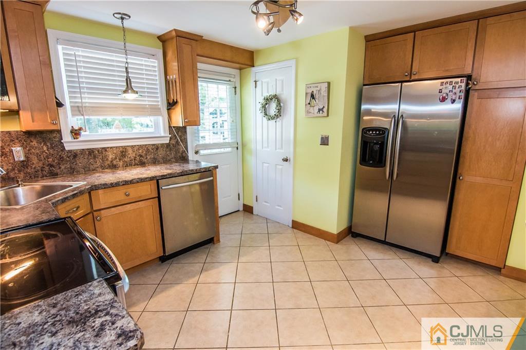 37 Weldon Road Matawan, NJ 07747 - Photo 11 of 23 Gallery Image 11