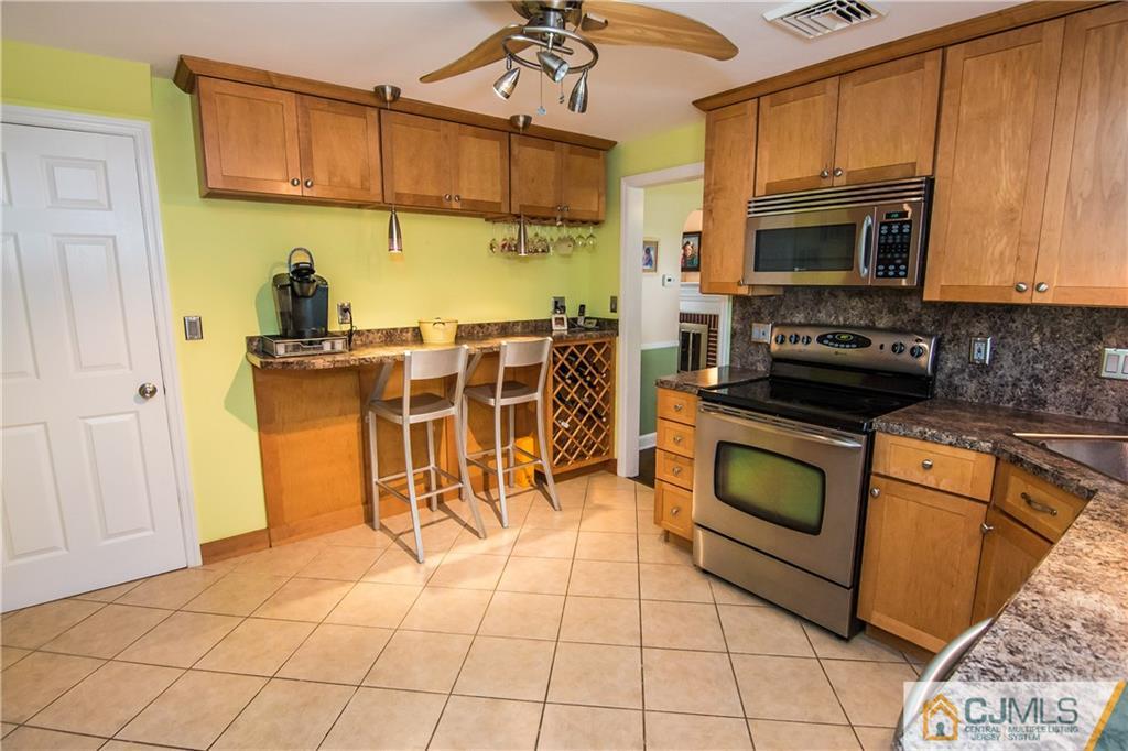 37 Weldon Road Matawan, NJ 07747 - Photo 12 of 23 Gallery Image 12