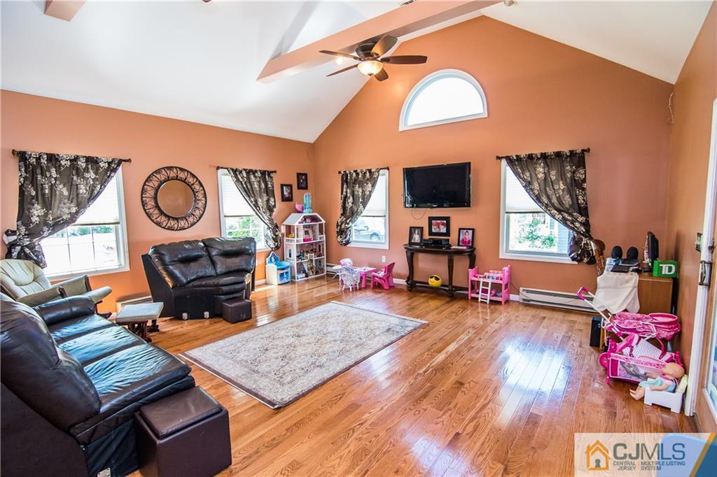 37 Weldon Road Matawan, NJ 07747 - Photo 5 of 23 Gallery Image 5