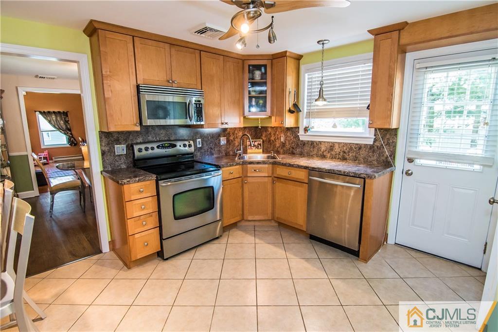 37 Weldon Road Matawan, NJ 07747 - Photo 10 of 23 Gallery Image 10