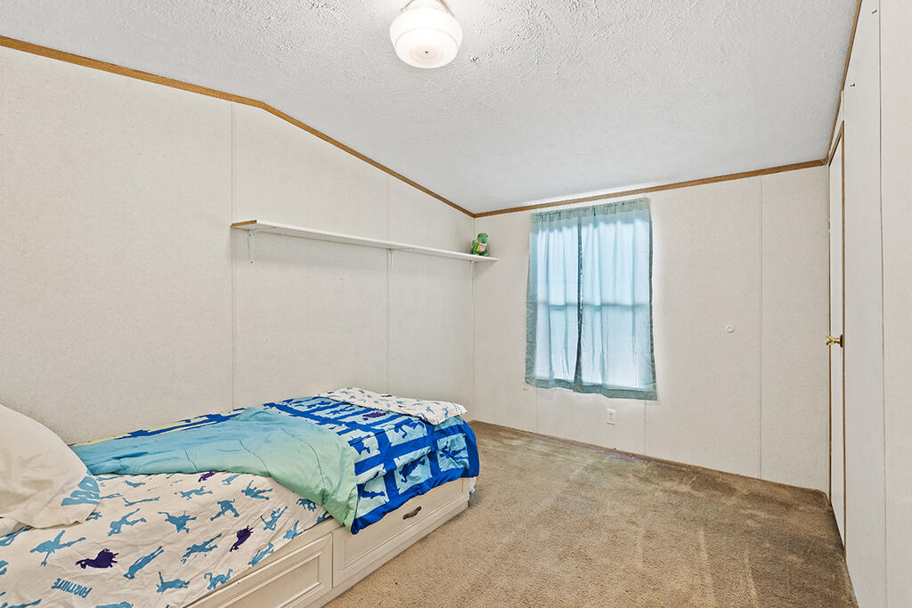 1014 Sally White Rd Extension Hodges, SC 29653 - Photo 15 of 17 Gallery Image 15