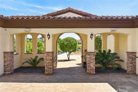 $2,600,000 | 6355 Cresthaven Drive, Riverside, CA 92506