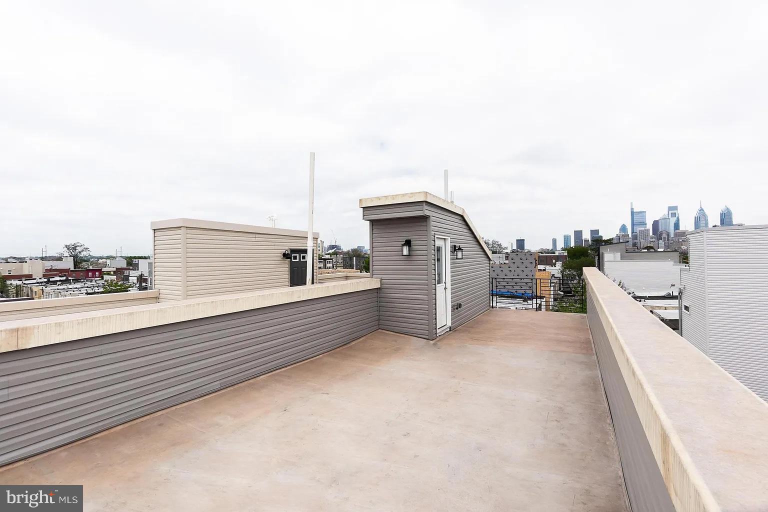 2055 Tasker Street Philadelphia, PA 19145 - Photo 34 of 40 a view of terrace