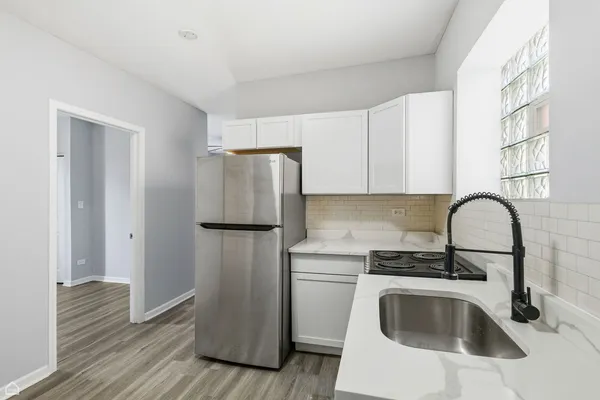 $1,300 | 16 East 118th Place, Unit 1B, Chicago, IL 60628