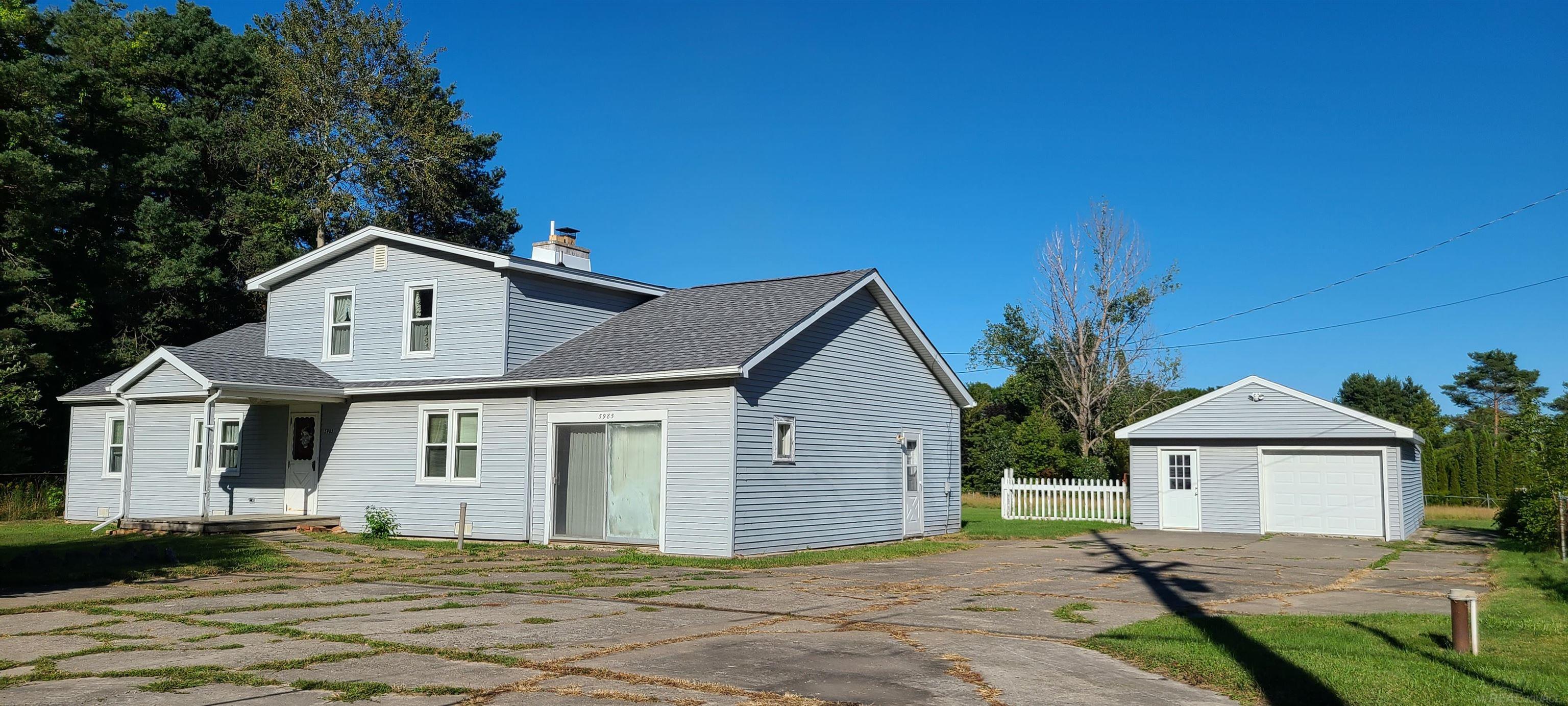 5985 Lakeshore Road Lexington, MI 48450 - Photo 3 of 38 50089683-2.JPG