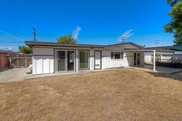 $884,000 | 578 East Indian Rock Road, Vista, CA 92084