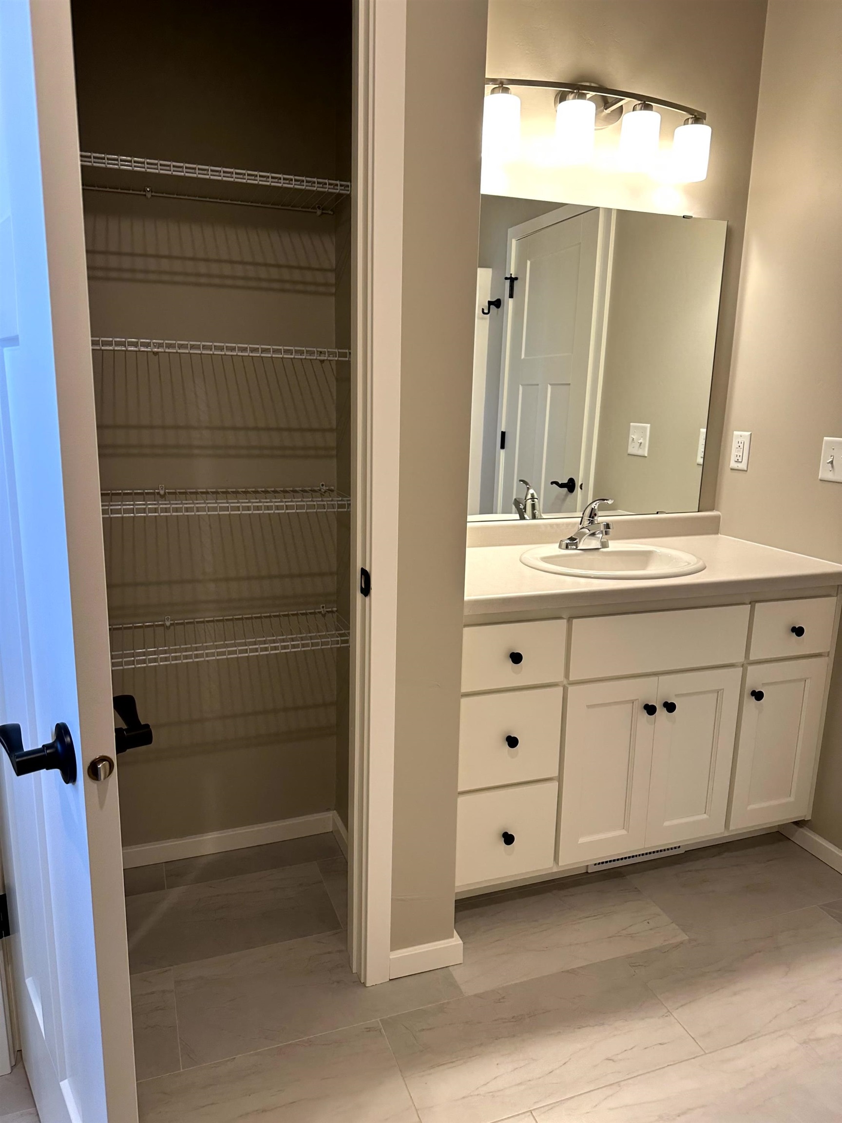 W6539 East Steamboat Lane Appleton, WI 54915 - Photo 15 of 20