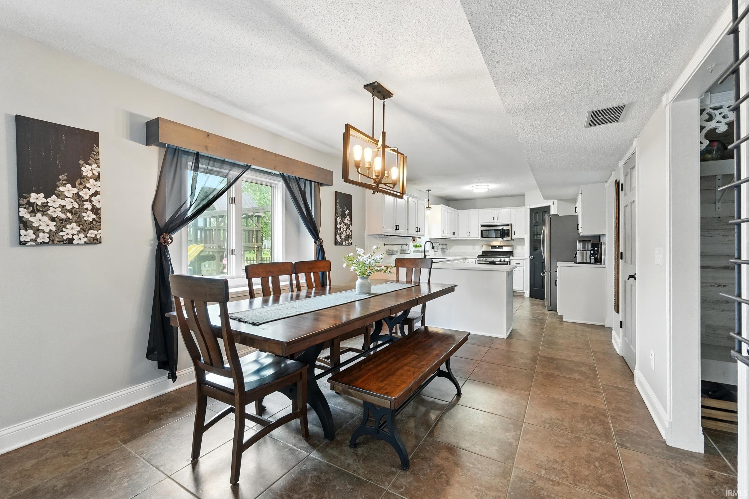 2906 Easton Ridge Place Fort Wayne, IN 46818 - Photo 12 of 35 Gallery Image 12